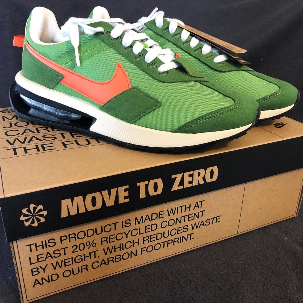 Nike Air Max Pre-Day Chlorophyll New in Box size 9